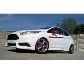 Клыки переднего бампера на Ford Fiesta mk7 ST